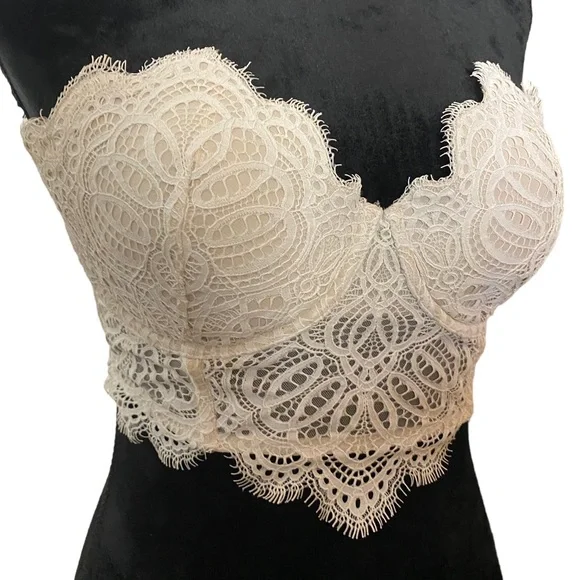 Elegant Cream Lace Bralette - Picture 5 of 13